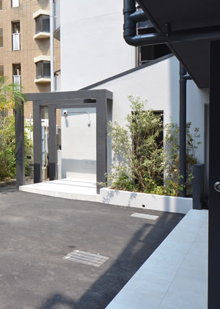 Re+Nudgeone.大橋エントランス裏